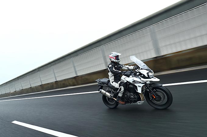 トライアンフ（TRIUMPH） タイガー1200XCA/XCx | Tiger 1200 XCA/XCxの試乗インプレ記事ならバイクブロス