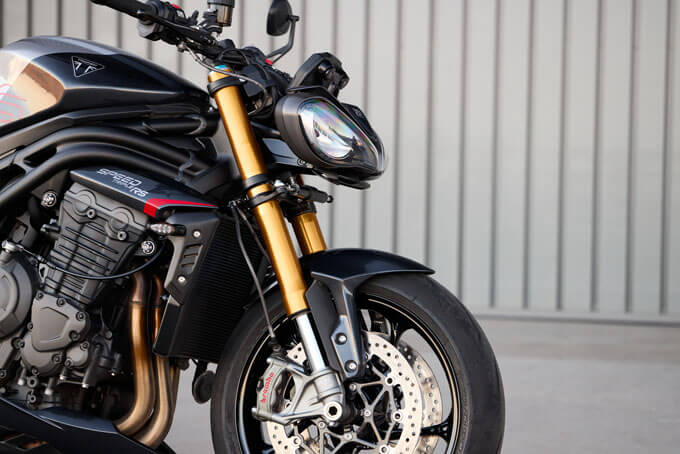 トライアンフ新型ロードスターのフラッグシップモデル「SPEED TRIPLE 1200 RS（スピードトリプル1200RS）」が発表！！　03画像